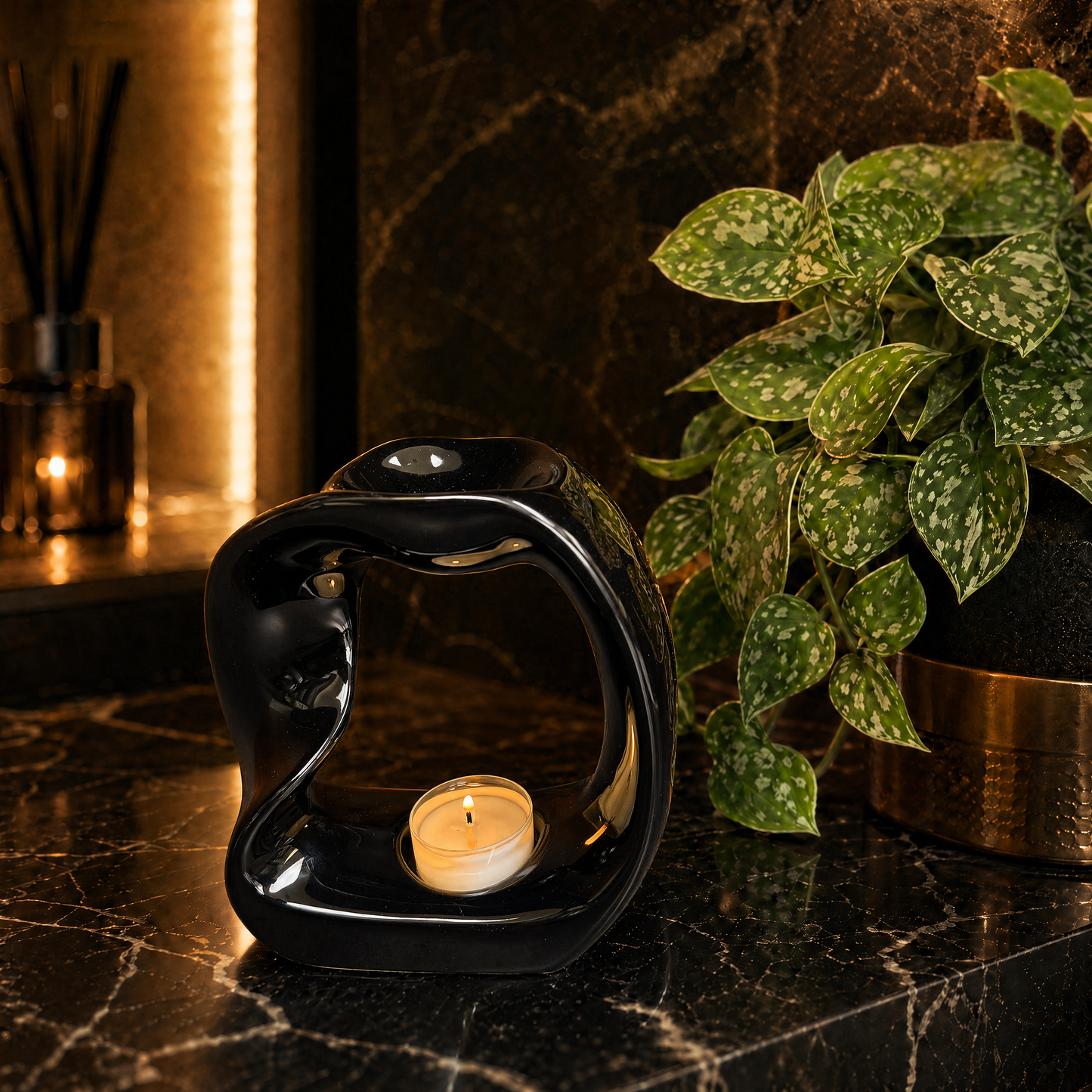 The Evelyn Ceramic Wax Burner Black